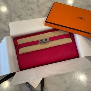 Brand NEW: Hermes Kelly To Go
